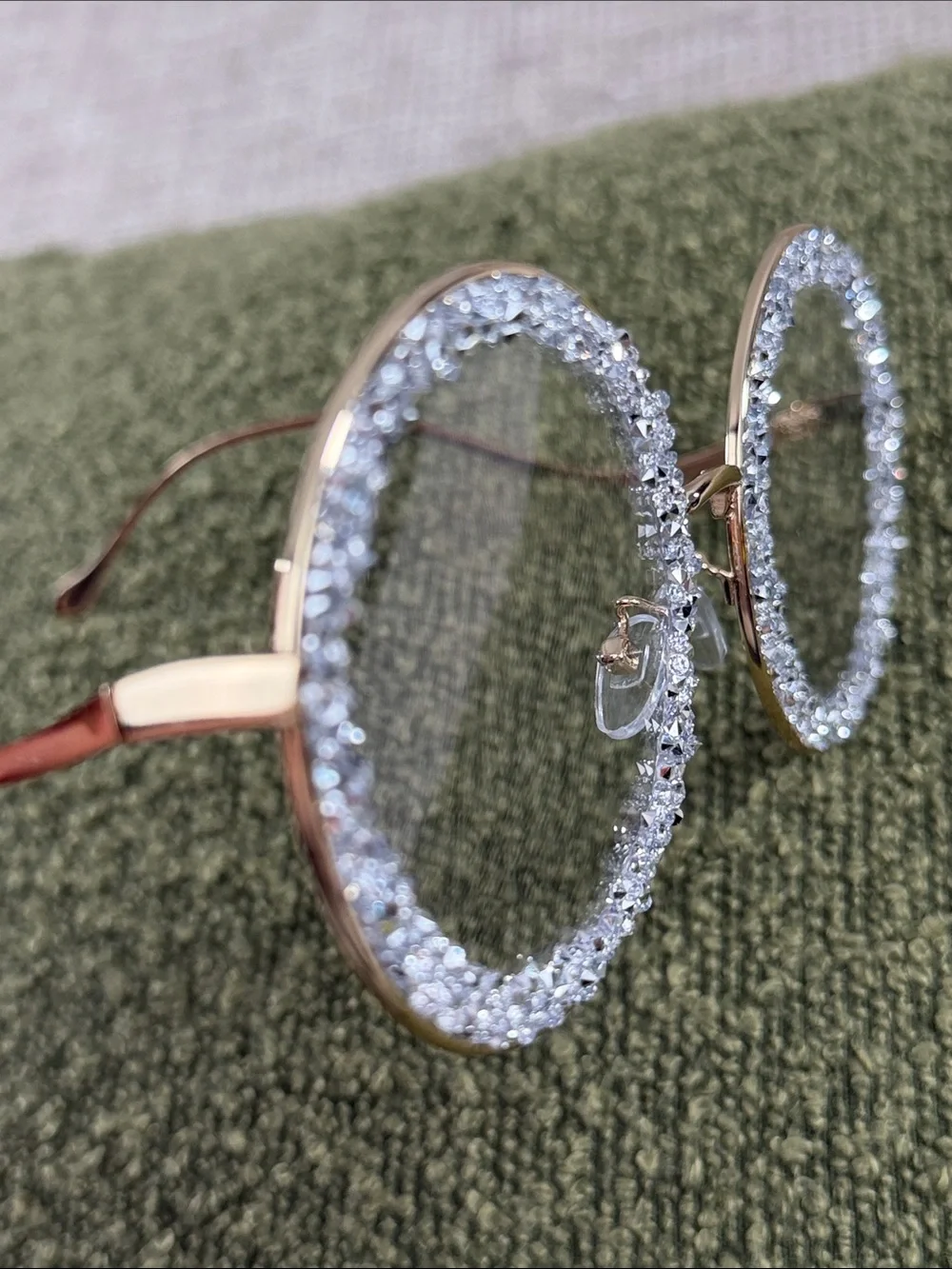 Sparkling Round Crystal Rim Sunglasses - Gold metal 90’s look Y2K 80’s